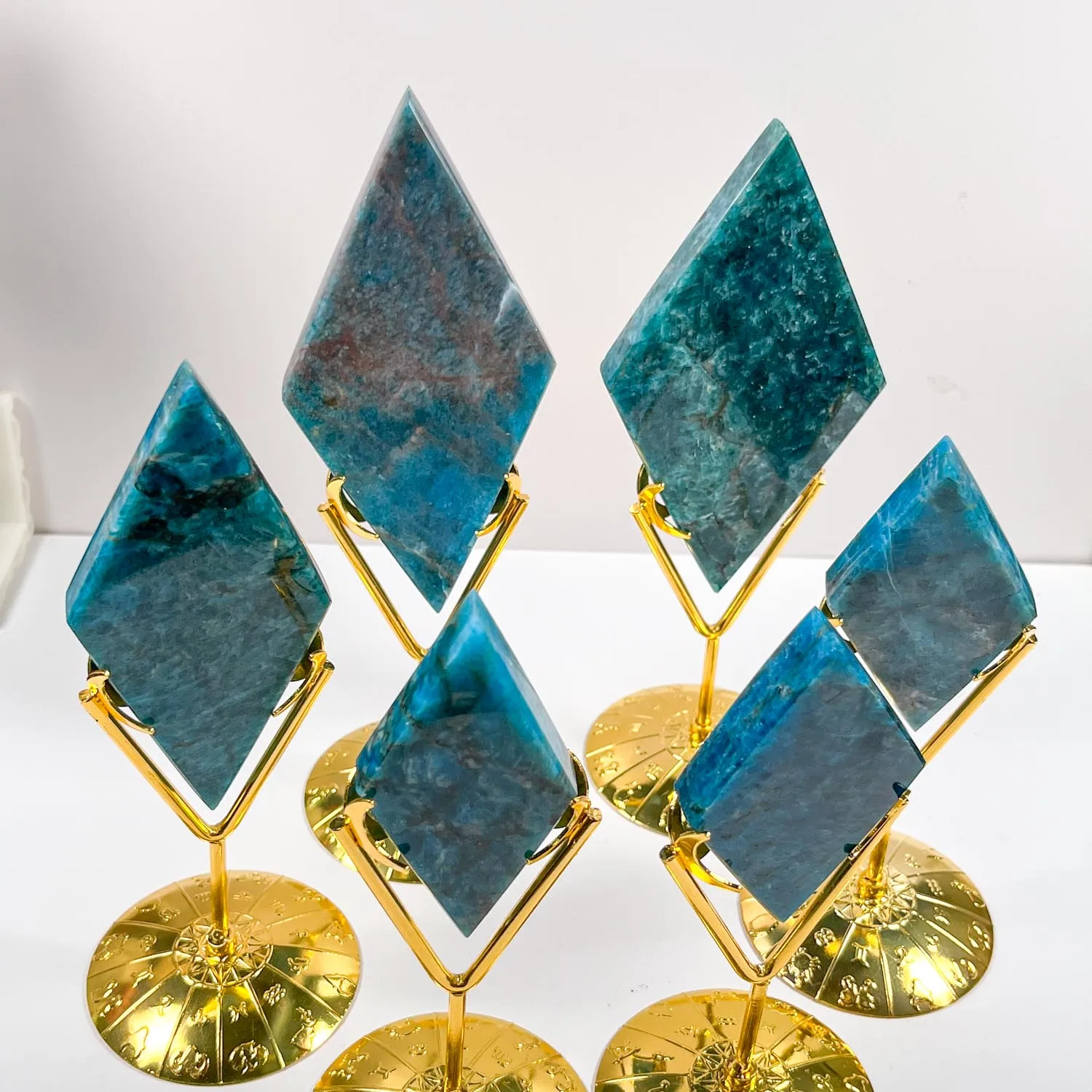 Hot Sale Blue Apatite Crystal Rhombus Slice Fengshui Reiki Charm Healing Stone Crystal Rhombus for Energy and Wellness