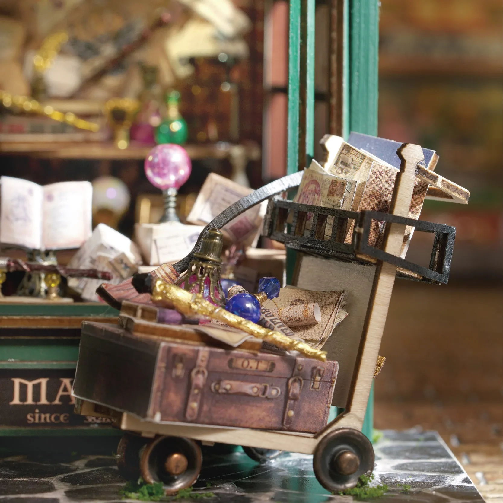 yuyang CuteBee Christmas Limit 3D Wooden Puzzle Christmas Dollhouse DIY Miniature Book Nook For Christmas Gift tree house
