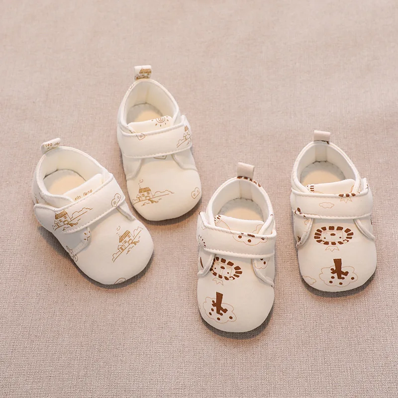Wholesale vintage Cotton Cartoon Printed white Casual socks in Shoes Non slip Soft Baby Walking Shoe with rubber sole