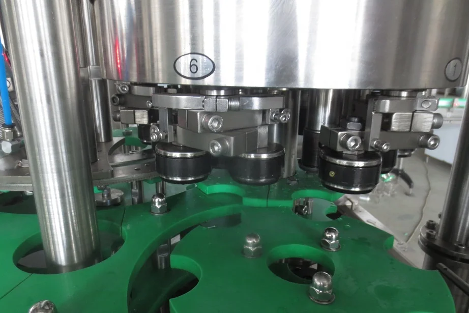 Gravity filling type full automatic aluminum plastic Can juice tin packing machine