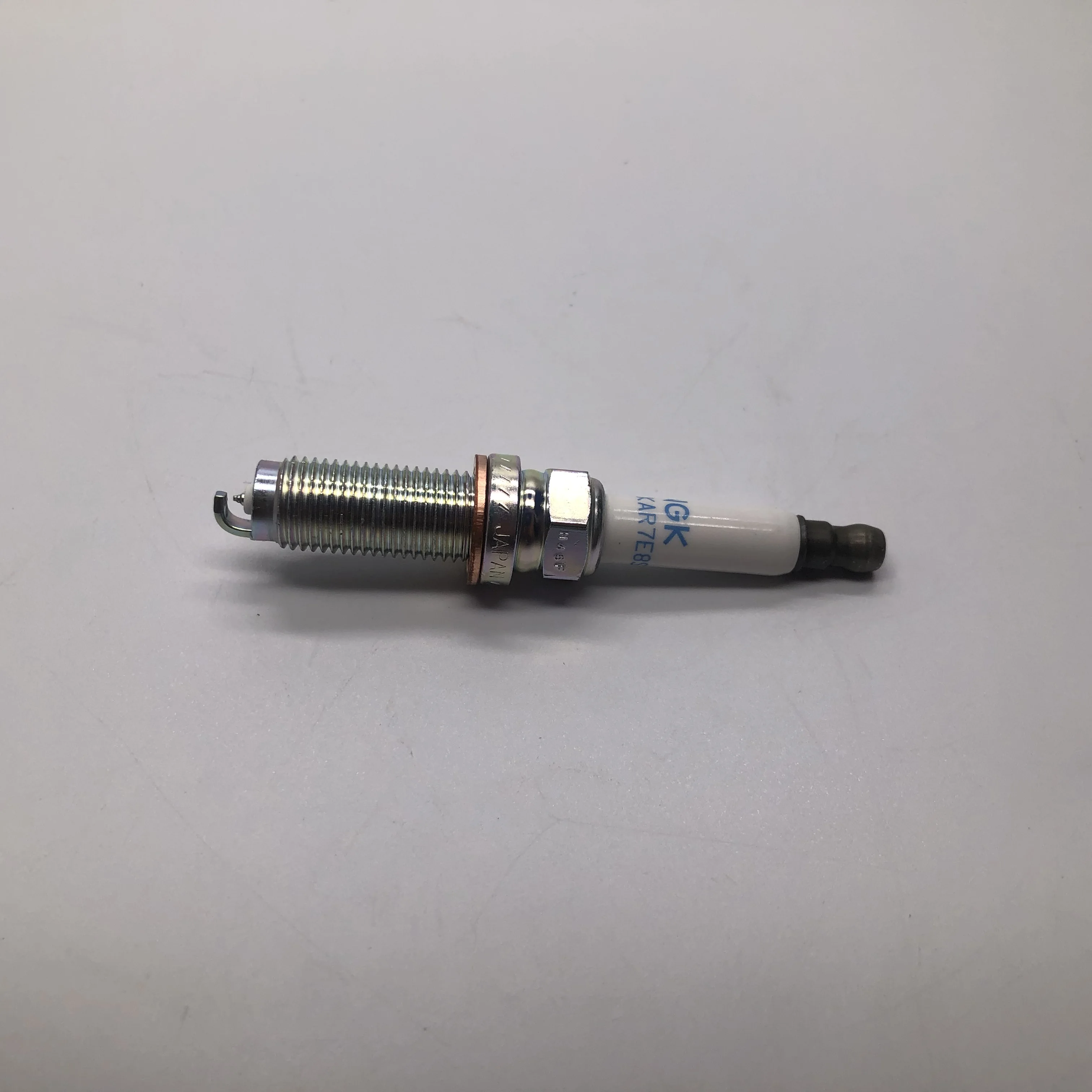 LR050998 Auto Parts Car Engine Iridium Park Plug for Landrover Jaguar F-Type XF XJ LR050998