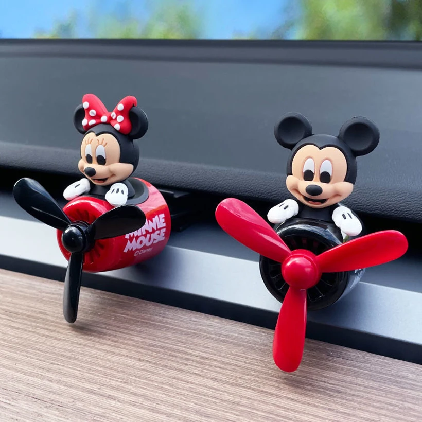 Bear Pilot Rotating Car Air Freshener Air Outlet Fan Custom Logo Luxury Car Air Freshener Car Diffuser