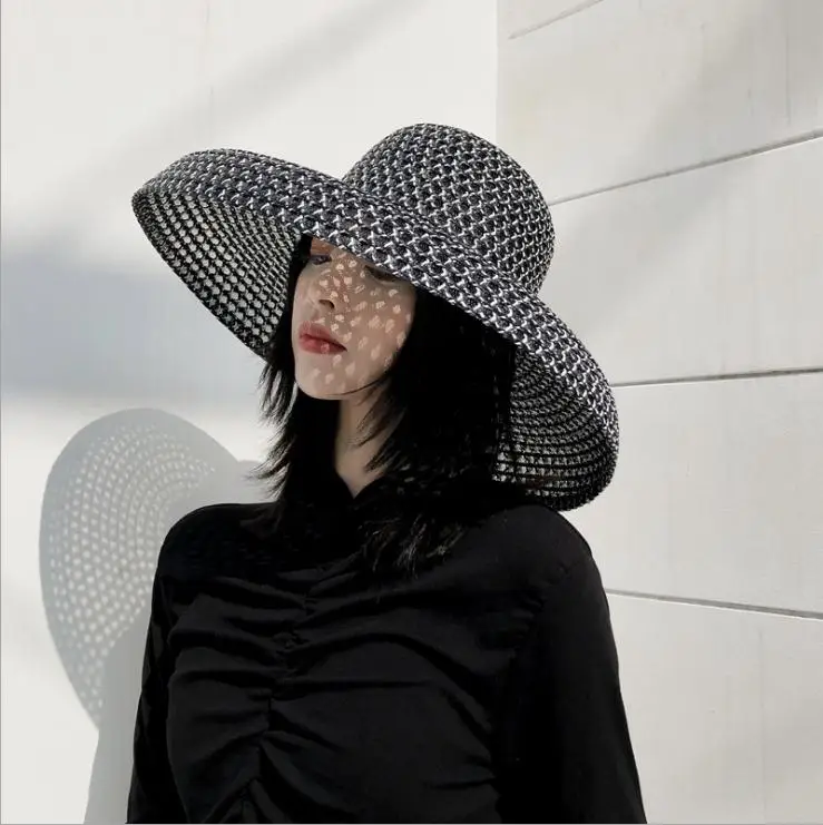 
Summer Hepburn style Back Straw Hat Visor Sunscreen Holiday Seaside Beach Big Hat Chic Fashion cool hat for women 