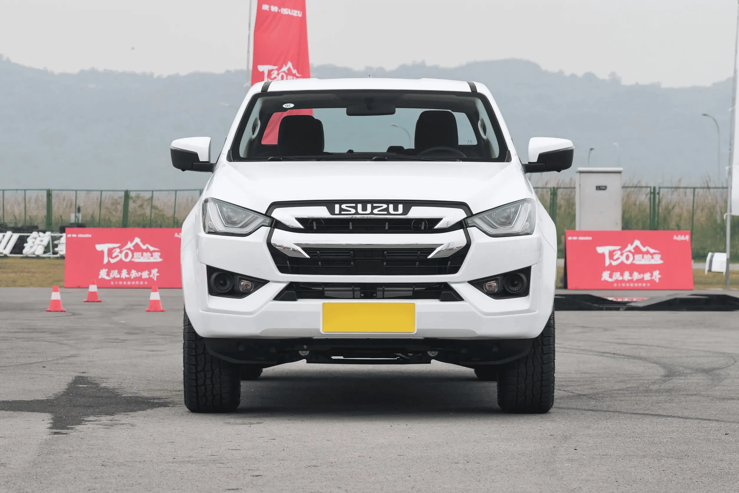 Japanese Car Isuzu T30 4x4 Pickup 3.0L Engine Pickup Truck 4WD diesel isuzu pickup Made in China