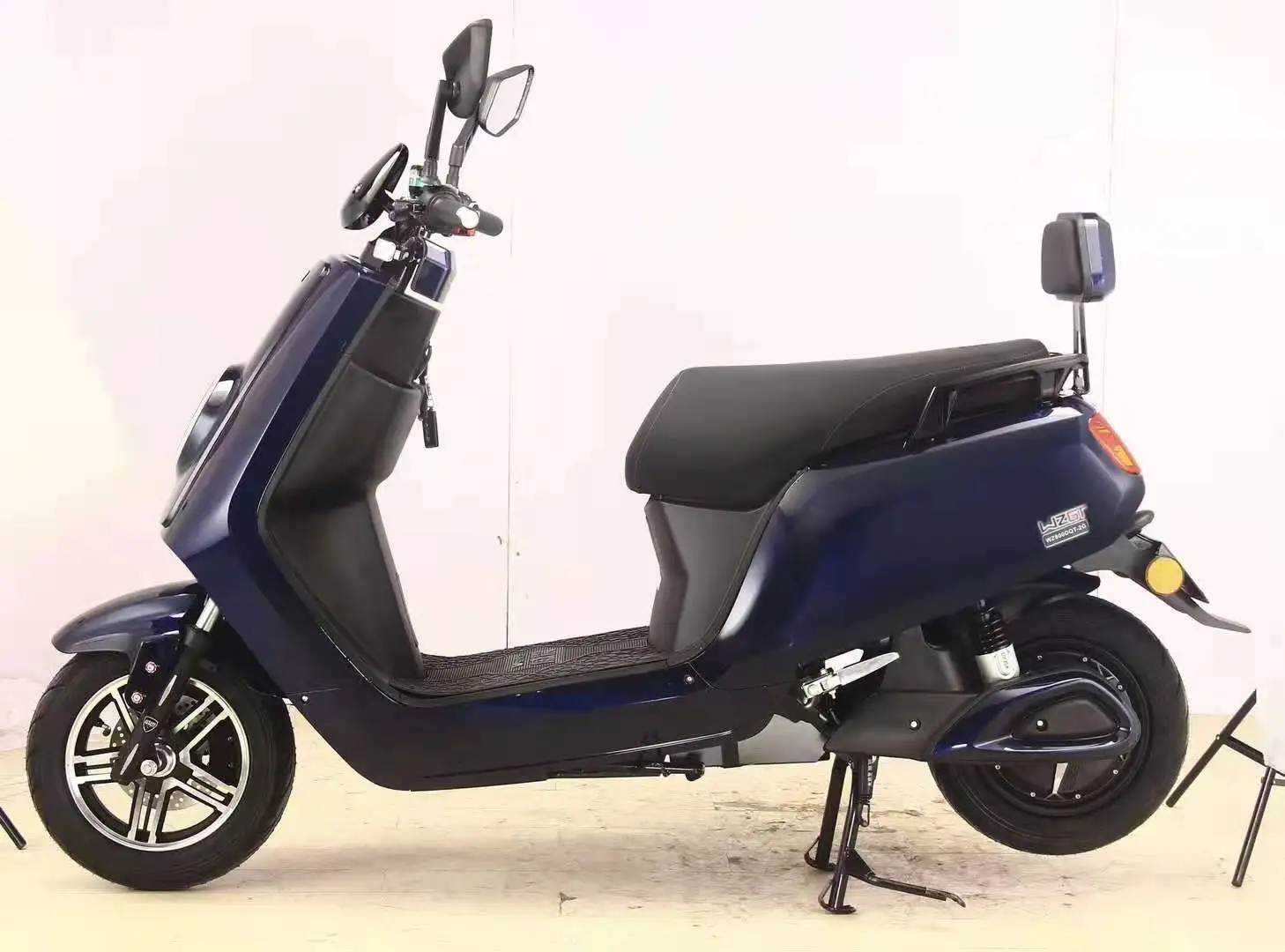 2020 EEC new 1000W adult electric motorcycle electric motorcycle with two lithium batteries