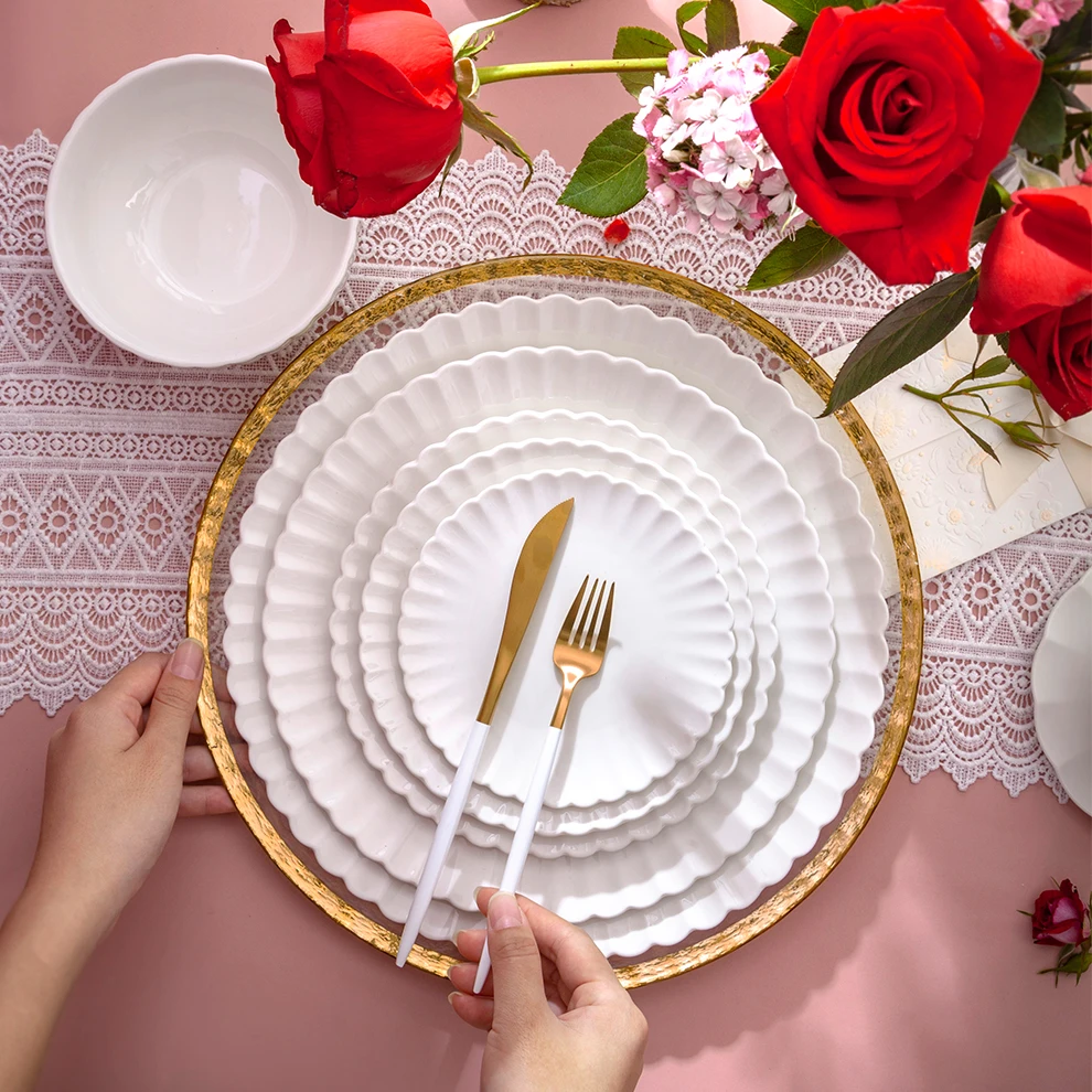 Factory Custom Ceramic Round White Assiette Molandi Lotus Lace Porcelain Fruit Dish Restaurant Wedding Dinner Charger Plate