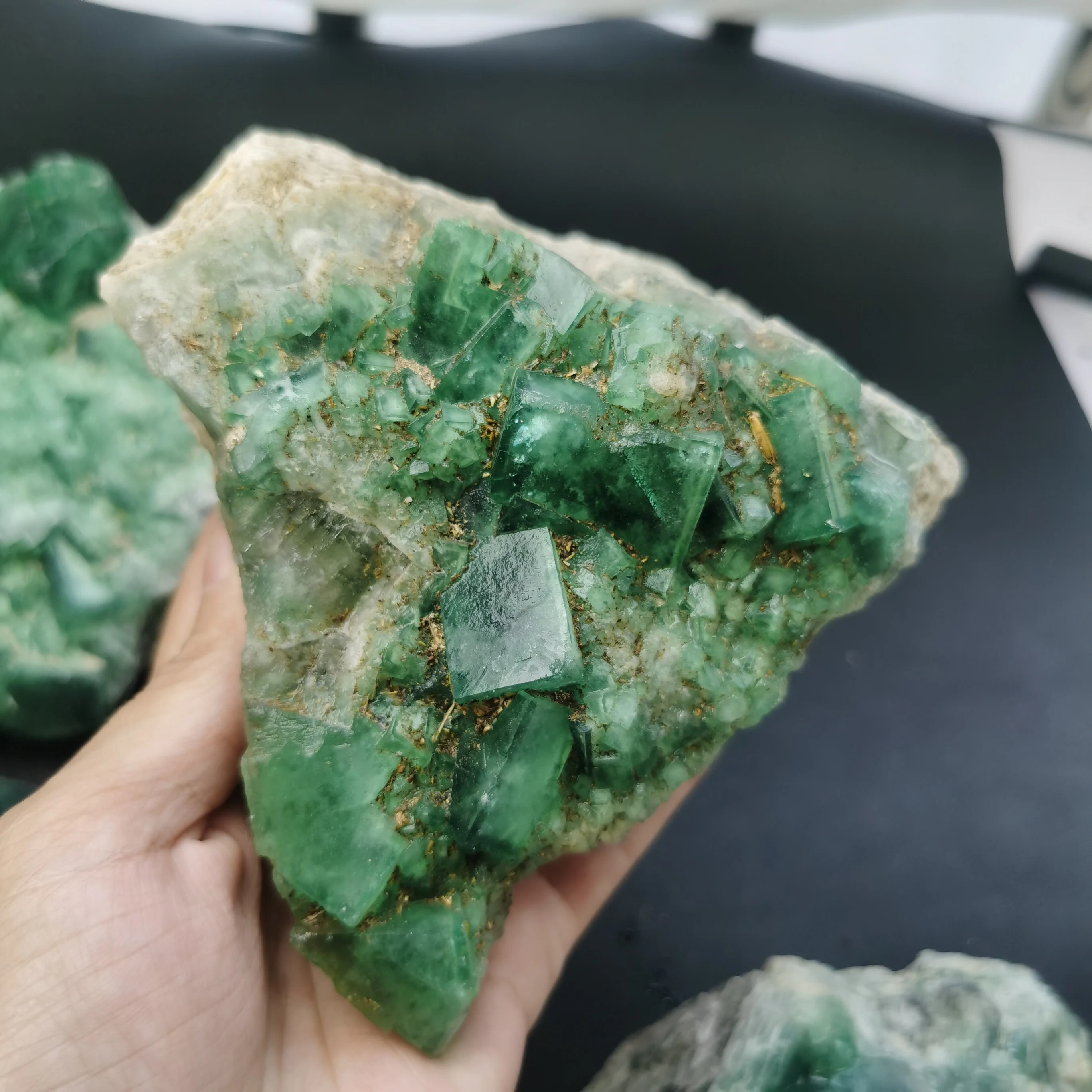 Natural Quartz Green Fluorite Crystal Cluster Raw Block Crystal Minerals Specimen For Home Decoration