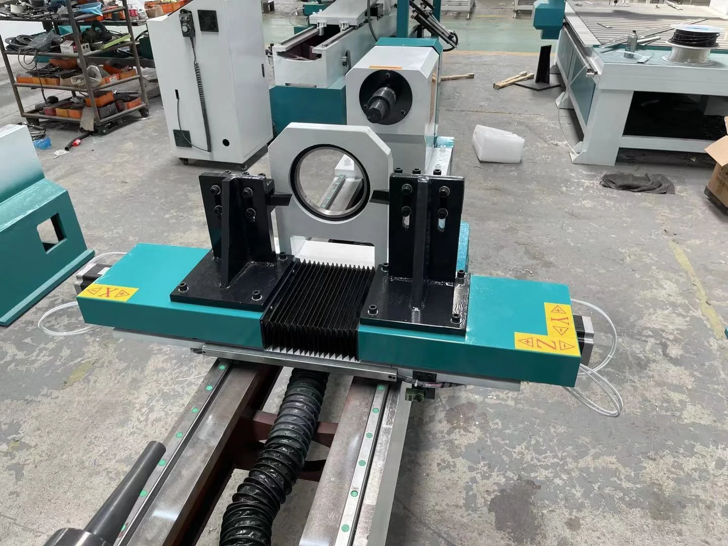 Heavy Frame 300mm Diameter CA-1530 Wood Turning Cnc Lathe Machine For Wooden Column Processing