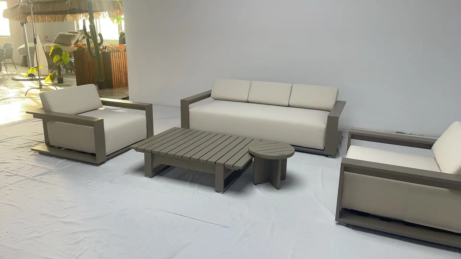High End Nordic Style Garden Thick Aluminum Sofa Set Outdoor Villa Resort Beach Metal Durable Chair Bed