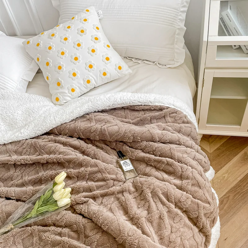 Winter Blankets Solid Color Plus Size Striped Pattern Mink Fleece Plush Throw Fluffy Blankets For Winter