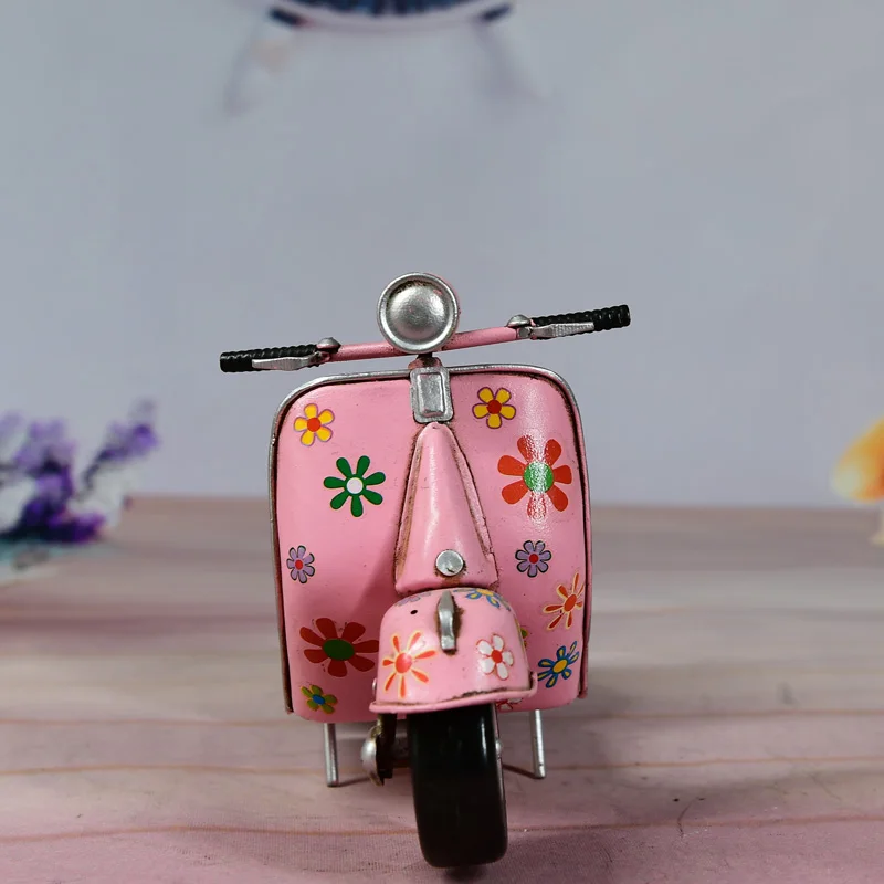 Classical Iron Scooter Model of Ladies Shop Decoration Design, Crafts Decoration