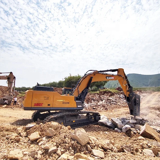 Large excavators with high efficiency excavators are suitable for large stone excavators
