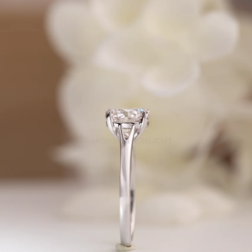 Custom Engagement 18k Solid Gold Laboratory Diamond Ring IGI Certified CVD Laboratory Grown Diamond Ring