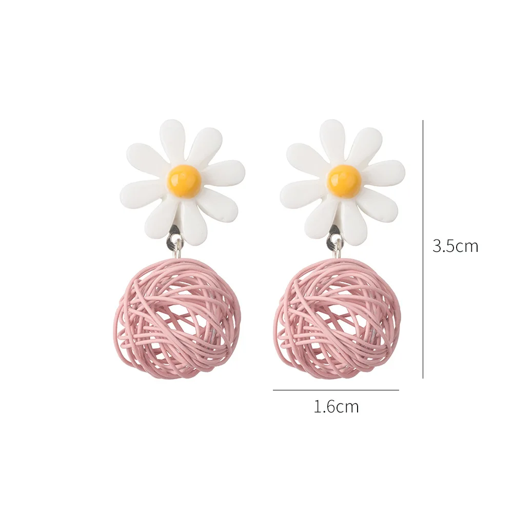 
Korean Candy Colored Daisy Flowers Hollow Out Woven Circular Ins Small Fresh And Sweet Joker Temperament Earrings 