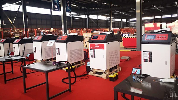 SUDA Многофункциональный CNC 3000 Вт 3 в 1 ручной волоконный лазерный станок для сварки металла очистки резки
