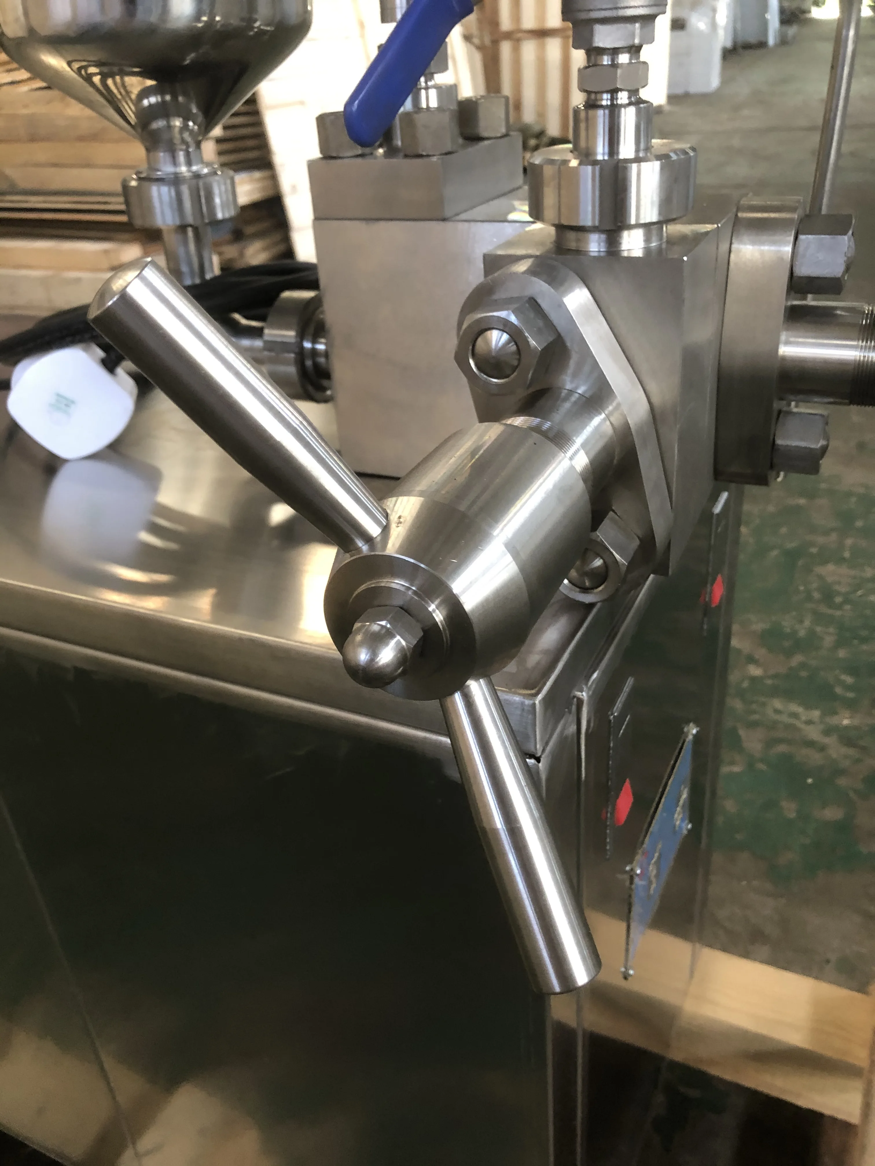 The Dairy Technology Crushing Shear Emulsified Ultra High Pressure Laboratory Homogenizer China High Speed Colloid Mill 600kg/h