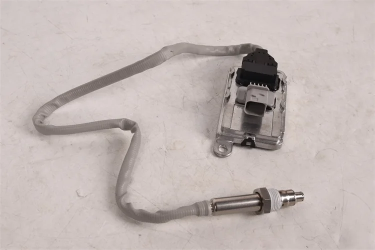 Proper Price Top Quality Guaranteed 24V Nitrogen Oxygen Sensor NOX Sensor Gas Systems 2294290 5WK97400  For SCANIA