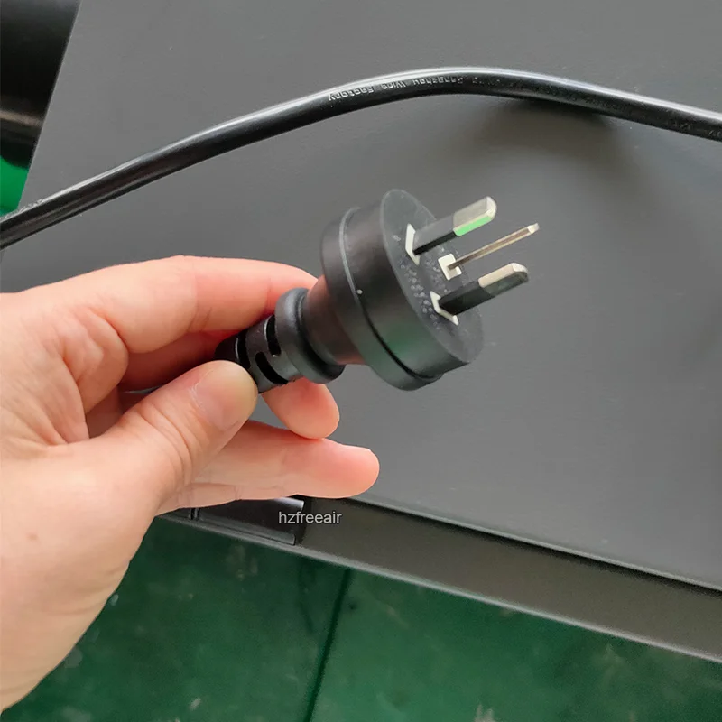 FL-D20 Compact dehumidifier wall mounted