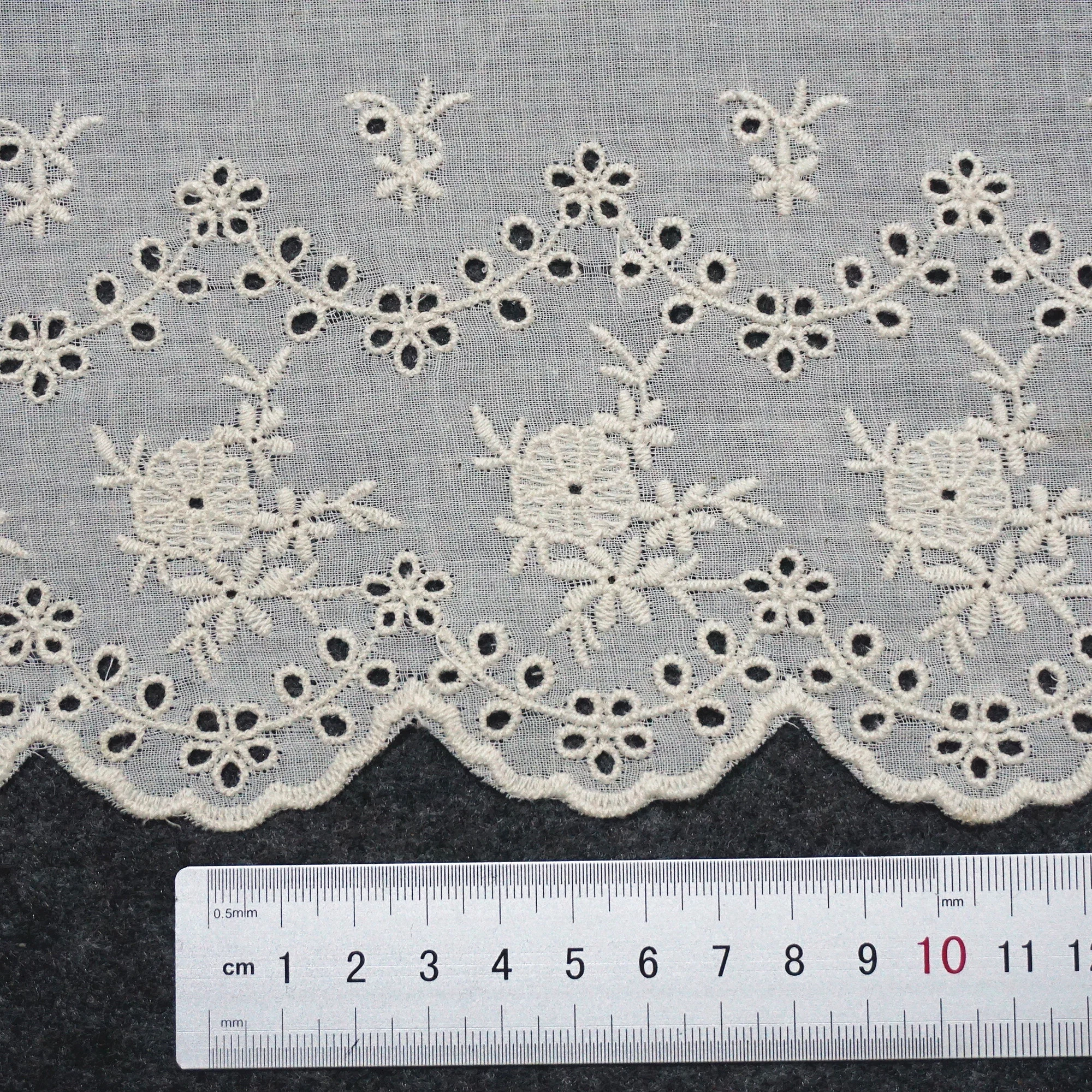 
New customized hot sale 100% cotton flower lace embroidery fabric 