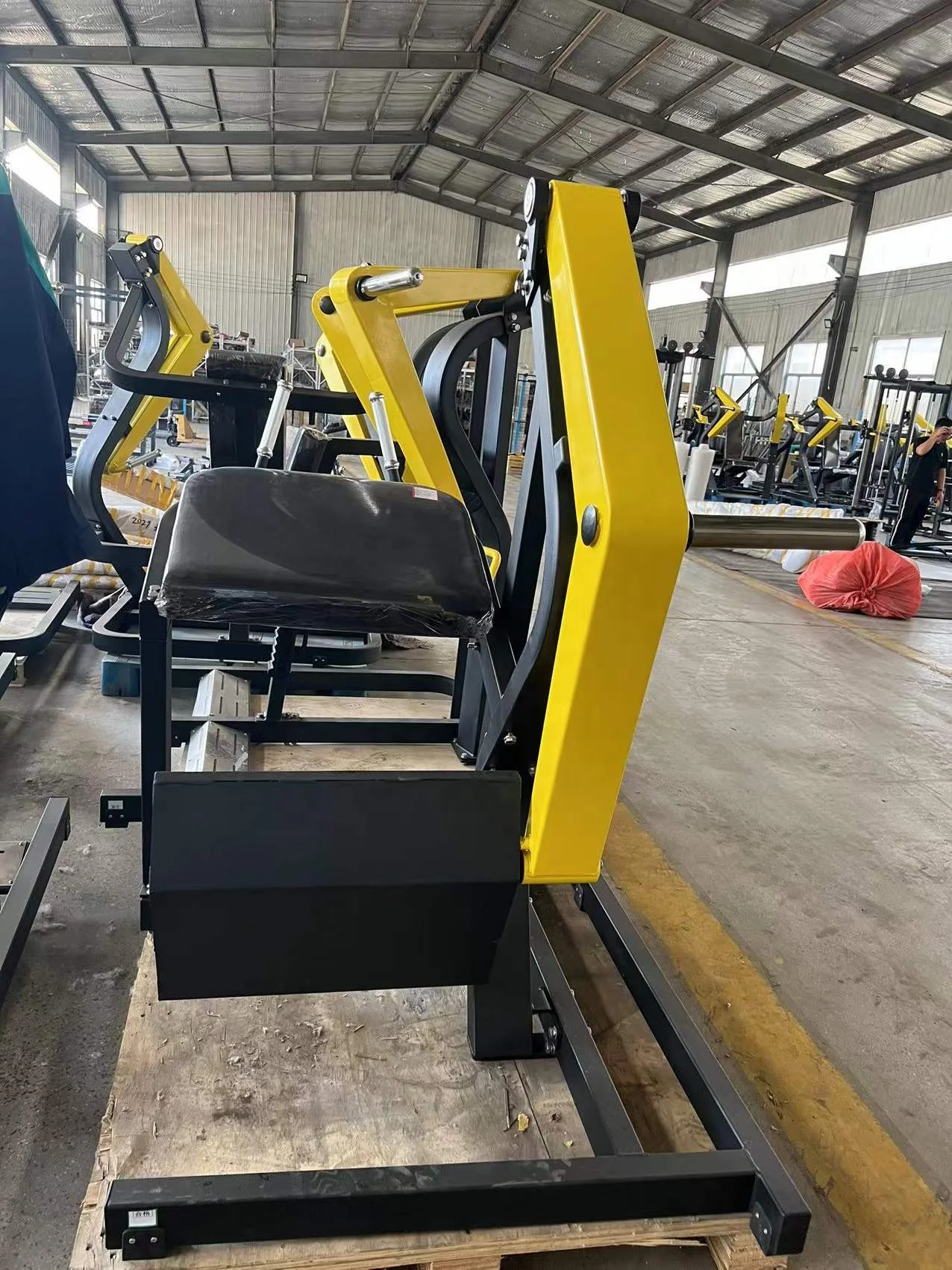 Steel gym equipment strength training fitness machine Rear Kick plate loaded gym machine for bodybuilding