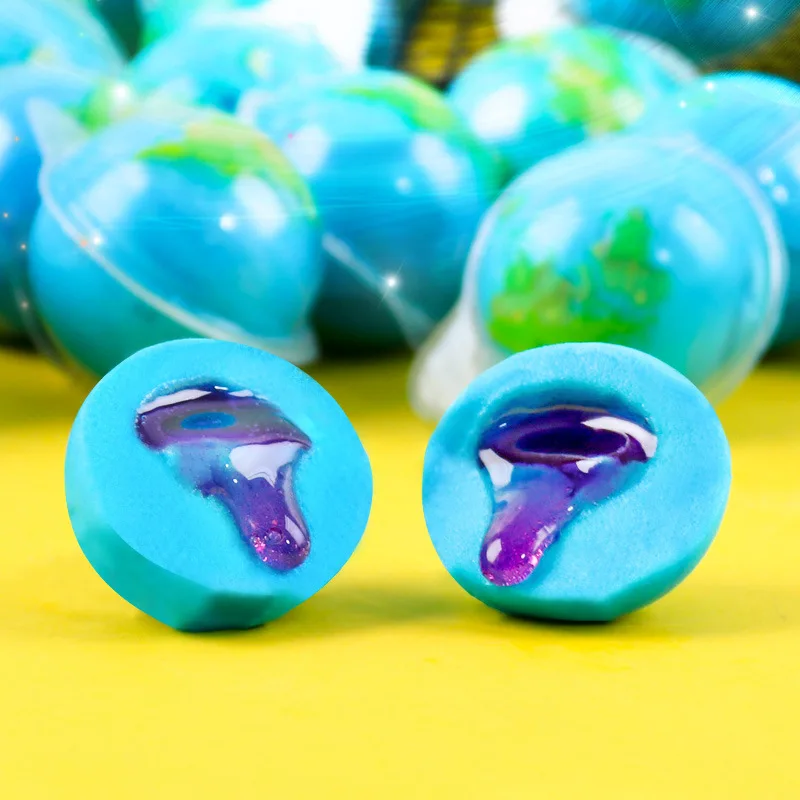 Popping Sweet Sour and Creative Soft  Gummy Candies Party Snack Food Sandwich Gummy  3D Tridimensional Earth Gummy Candy