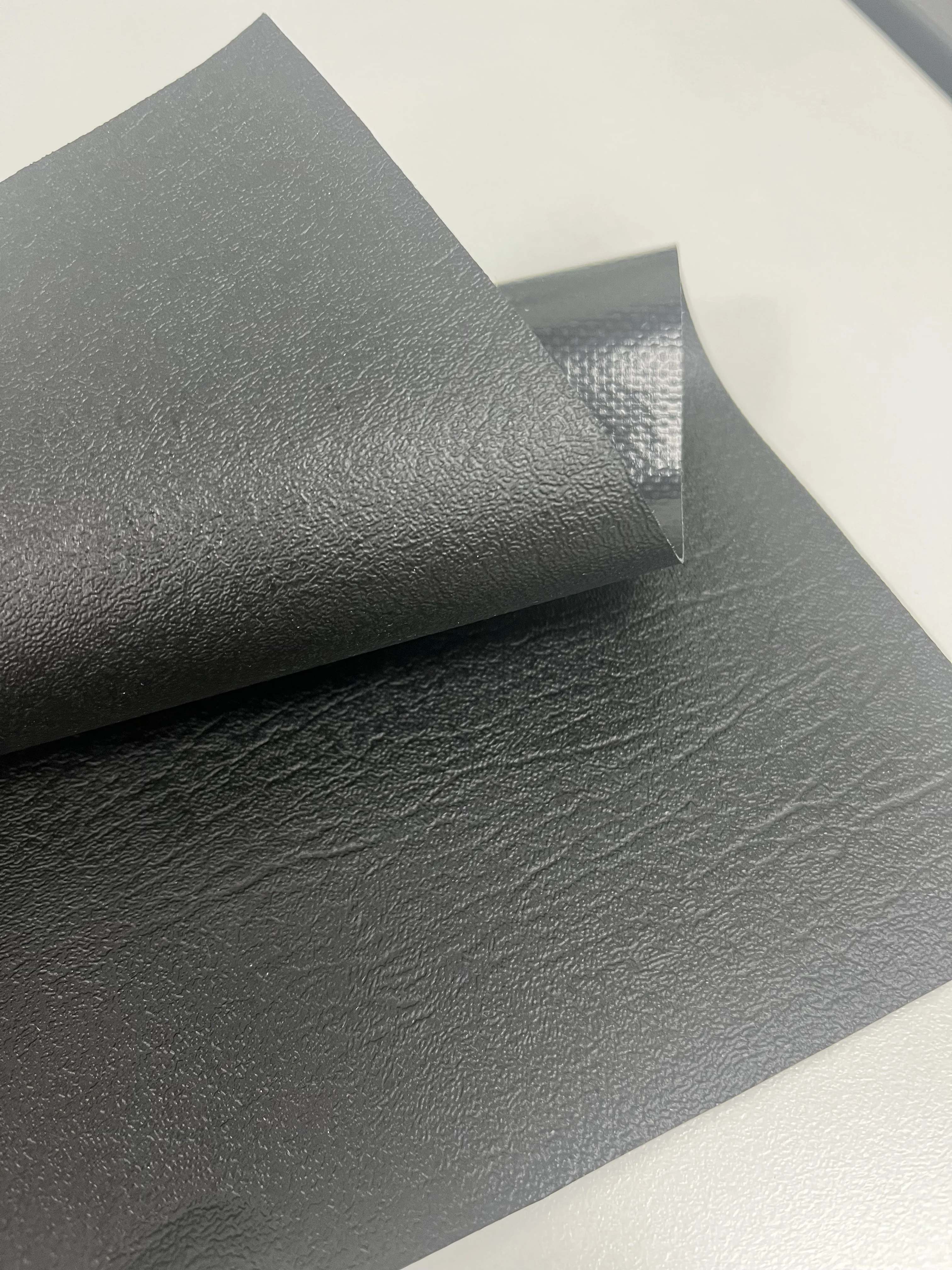 2.5 m 650gsm Tatami Leather Embossing One Side PVC Coating Tarpaulin for Slip-resistant Sport Mats