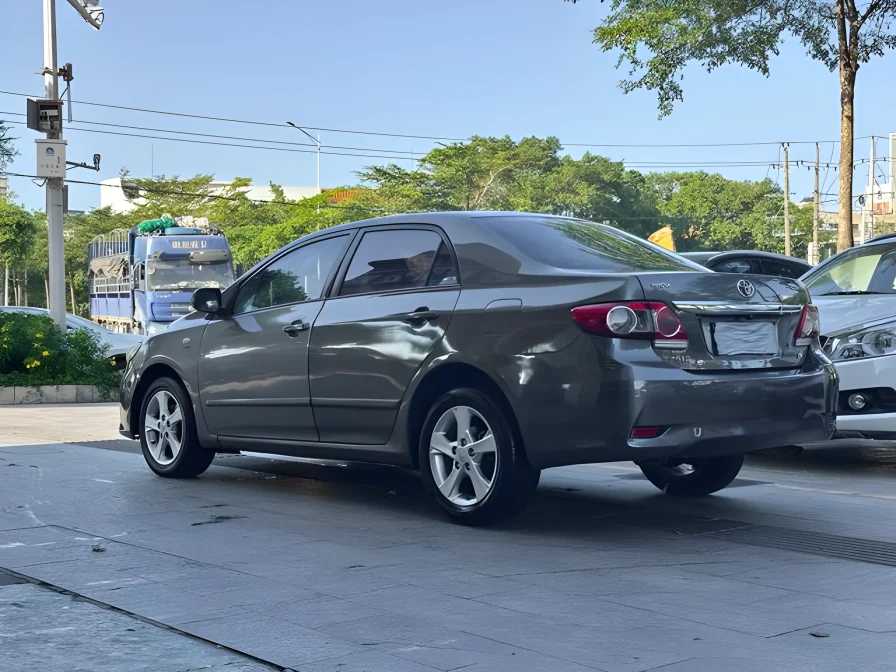 2011 Toyota Corolla седан 1.8L CVT GL-i Доступное топливо для автомобиля автоматическая коробка передач с малым пробегом Подержанный автомобиль
