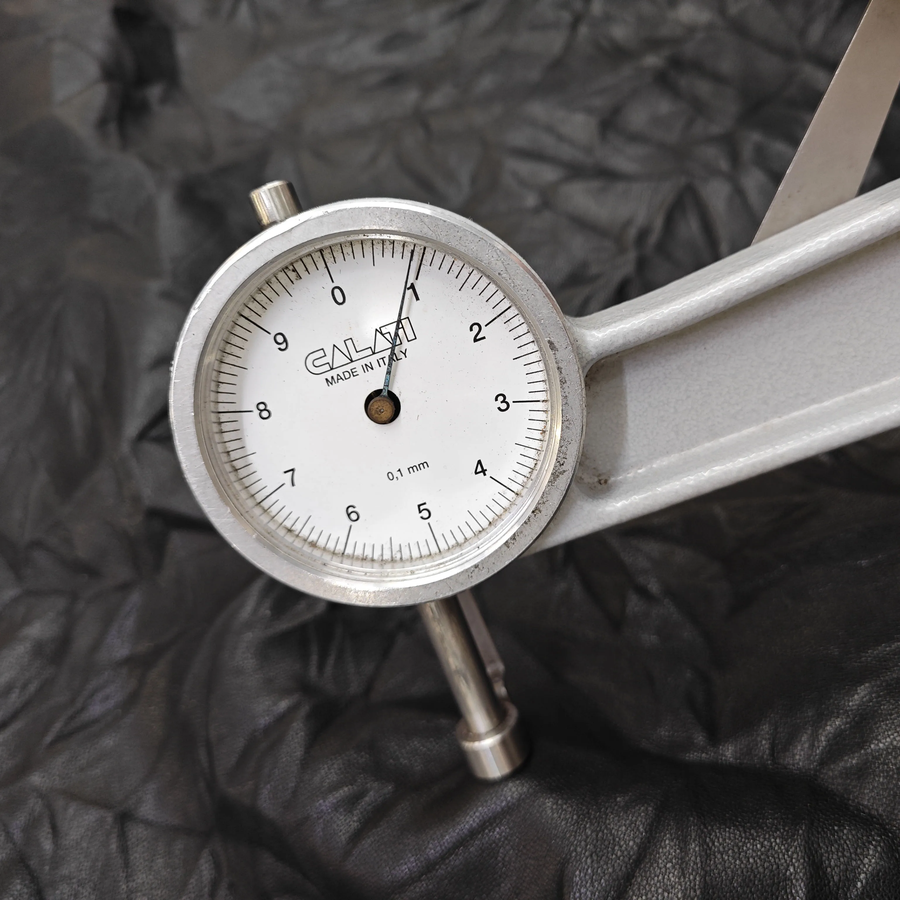 Black Vegetable Tanned Sheepskin Wrinkled Garment Sheep Leather Material