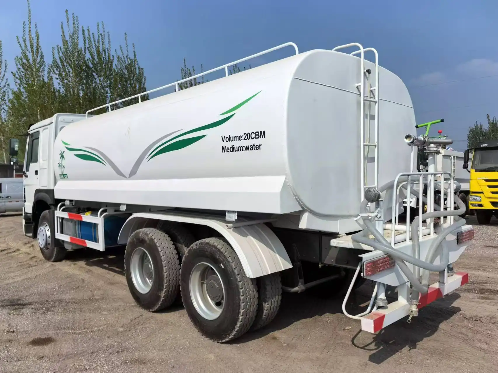 Fully Stocked 3000 Gallon Diesel Mini Water Tank Trucks For Drinking Water