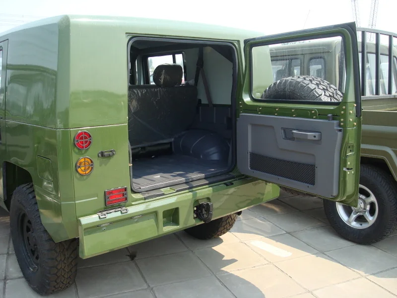 4X4 MILITA RY VEHICLE  for  Transportation