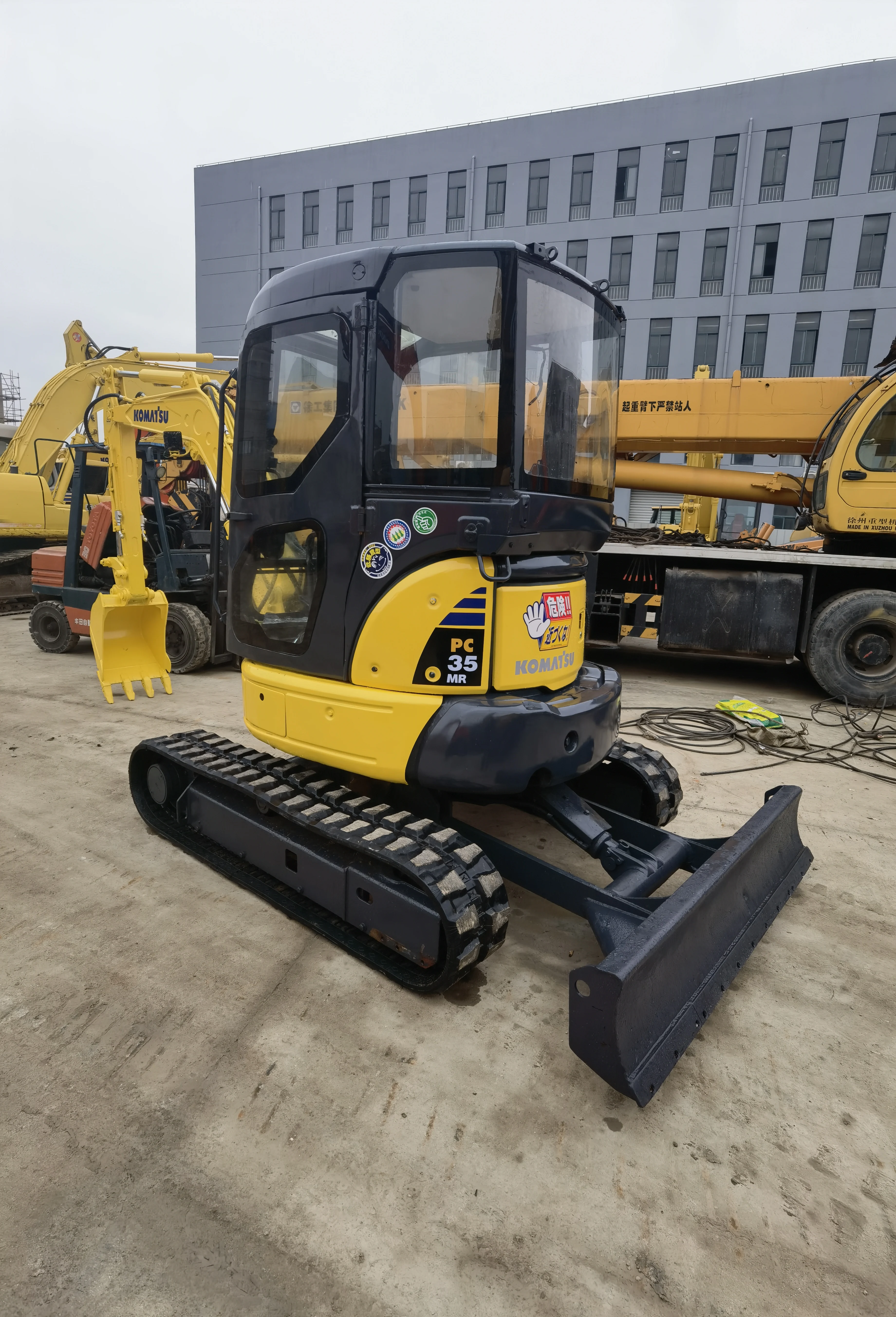 Быстрая доставка и высокая производительность подержаная PC35MR-3 Komatsu Лидер продаж во дворе Шанхая