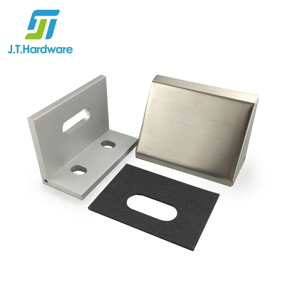 Установка алюминиевого напольного и стеклянного коннектора с фиксированными стеклянными панелями