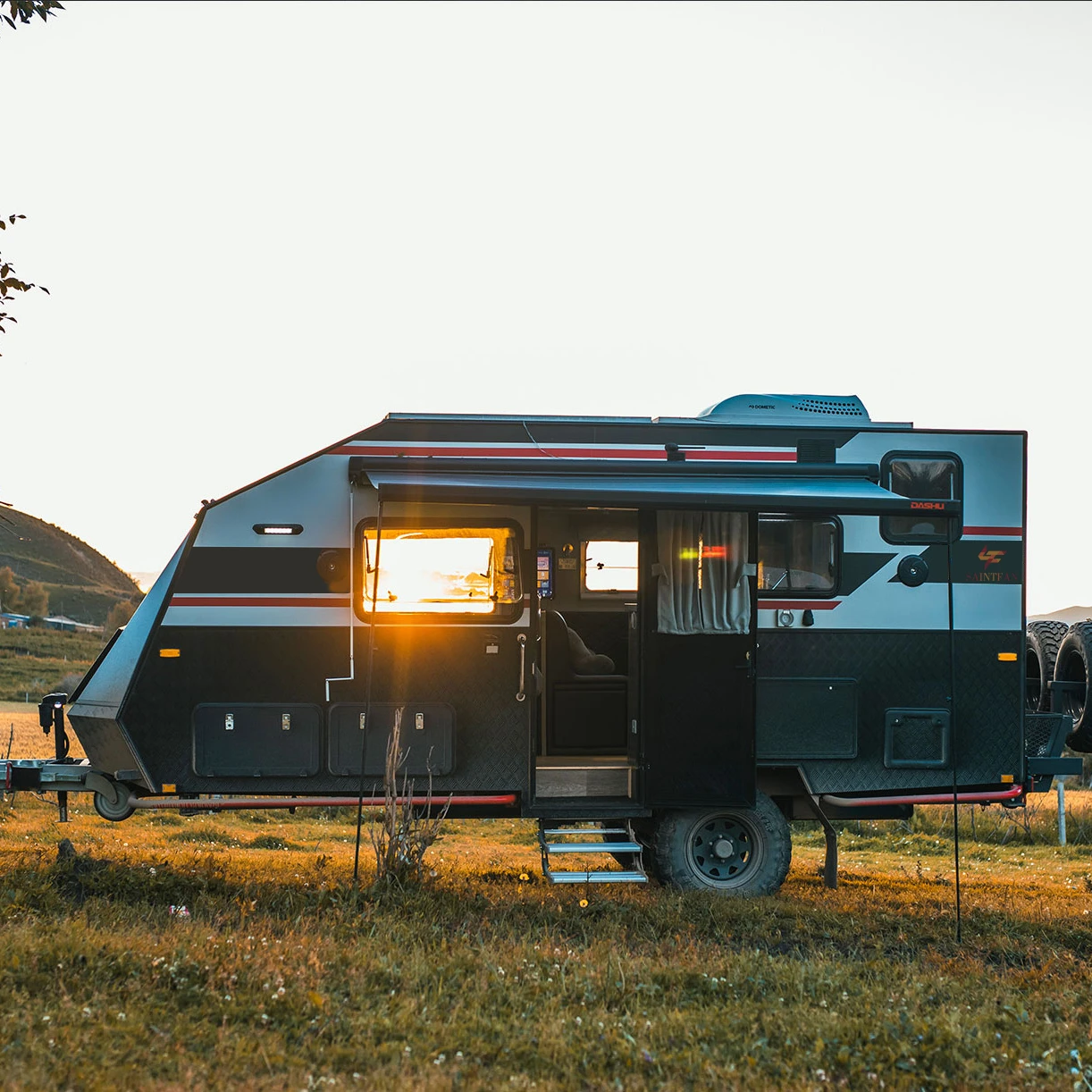 2023 SAINTFAN внедорожный Гибридный караван компактный туристический прицеп с внешней кухней нового дизайна для продажи
