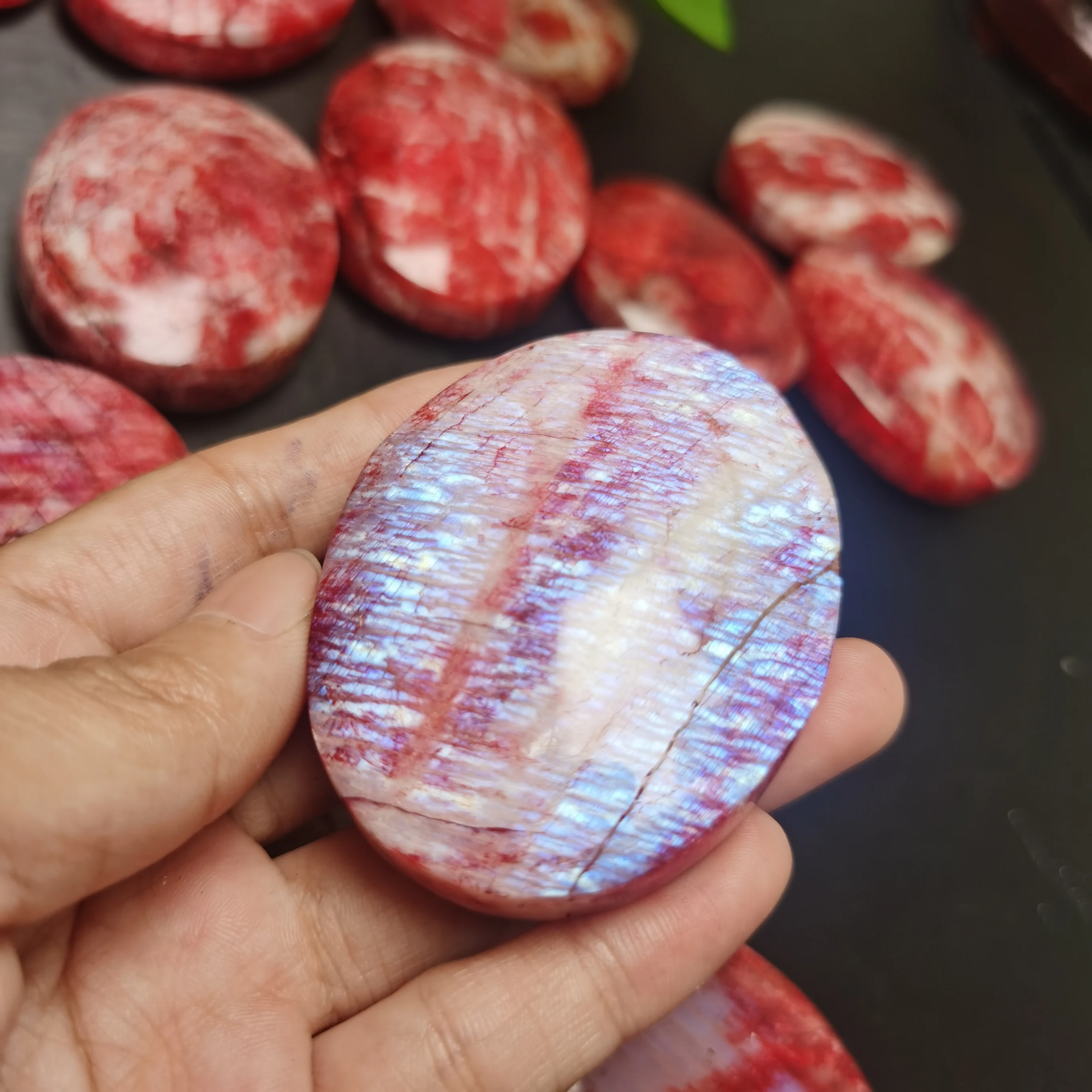 Wholesale Natural Quartz Crystals Healing Stones Polished Red Moonstone Palm Stone
