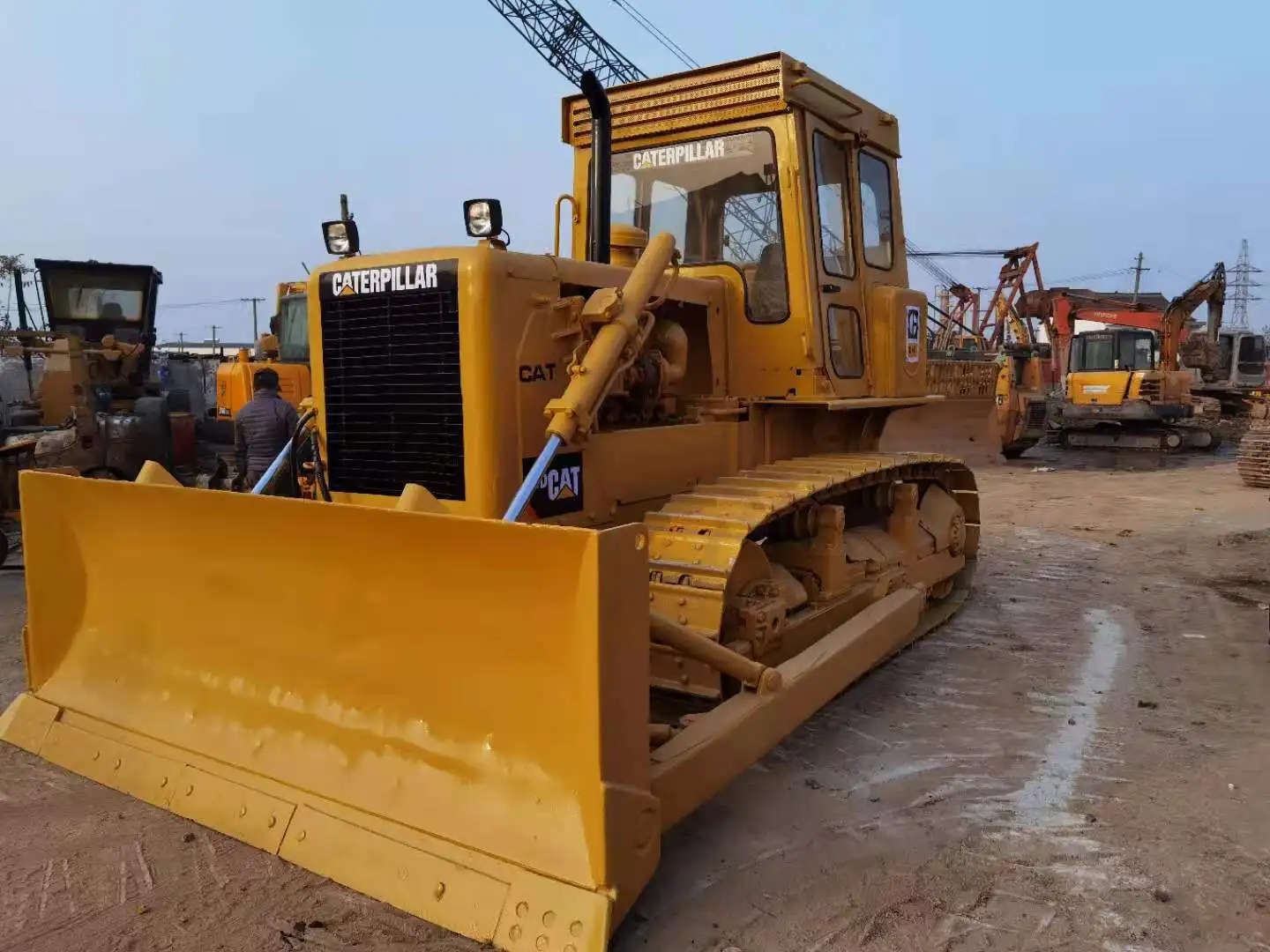 Origin Japan Used Bulldozer CAT D6D at low price Hydraulic construction machine Caterpillar CAT D6D Used Bulldozer