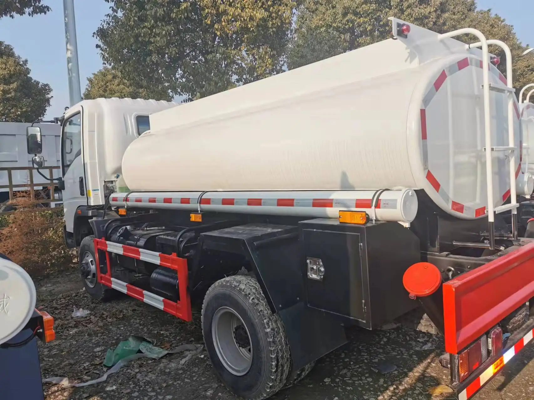 SINOTRUK HOMAN 4*4 4000 литров 4 cylinders120hp топливный бак грузовика