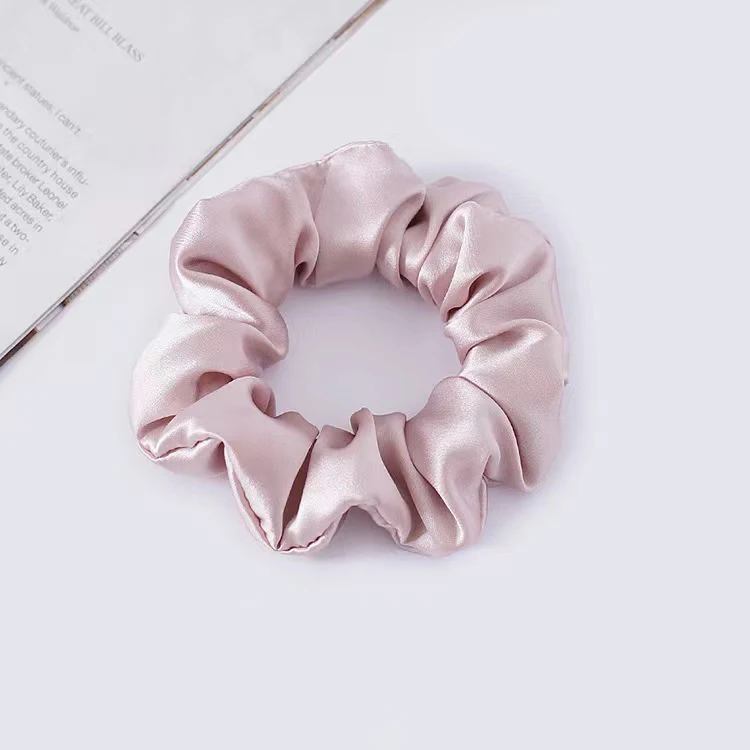 2024 Hot Sale Fashion Non-toxic hair ties 100% pure silk scrunchy hair bands silk like scrunchies with PVC bag