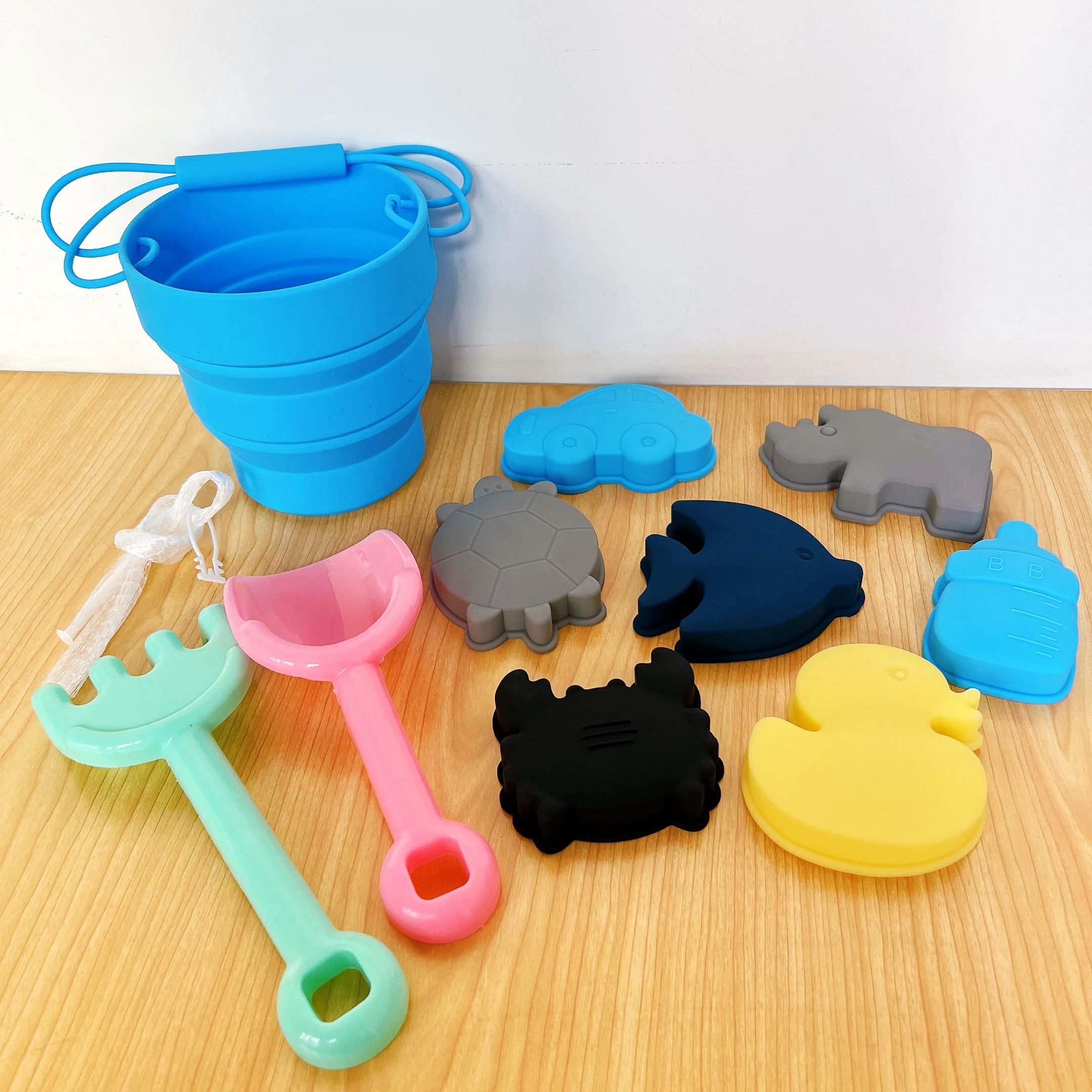 Factory Wholesale New BPA FREE Silicone Foldable Beach Bucket Set Beach Toy Sand Toy Baby Outdoor Toys for Kids