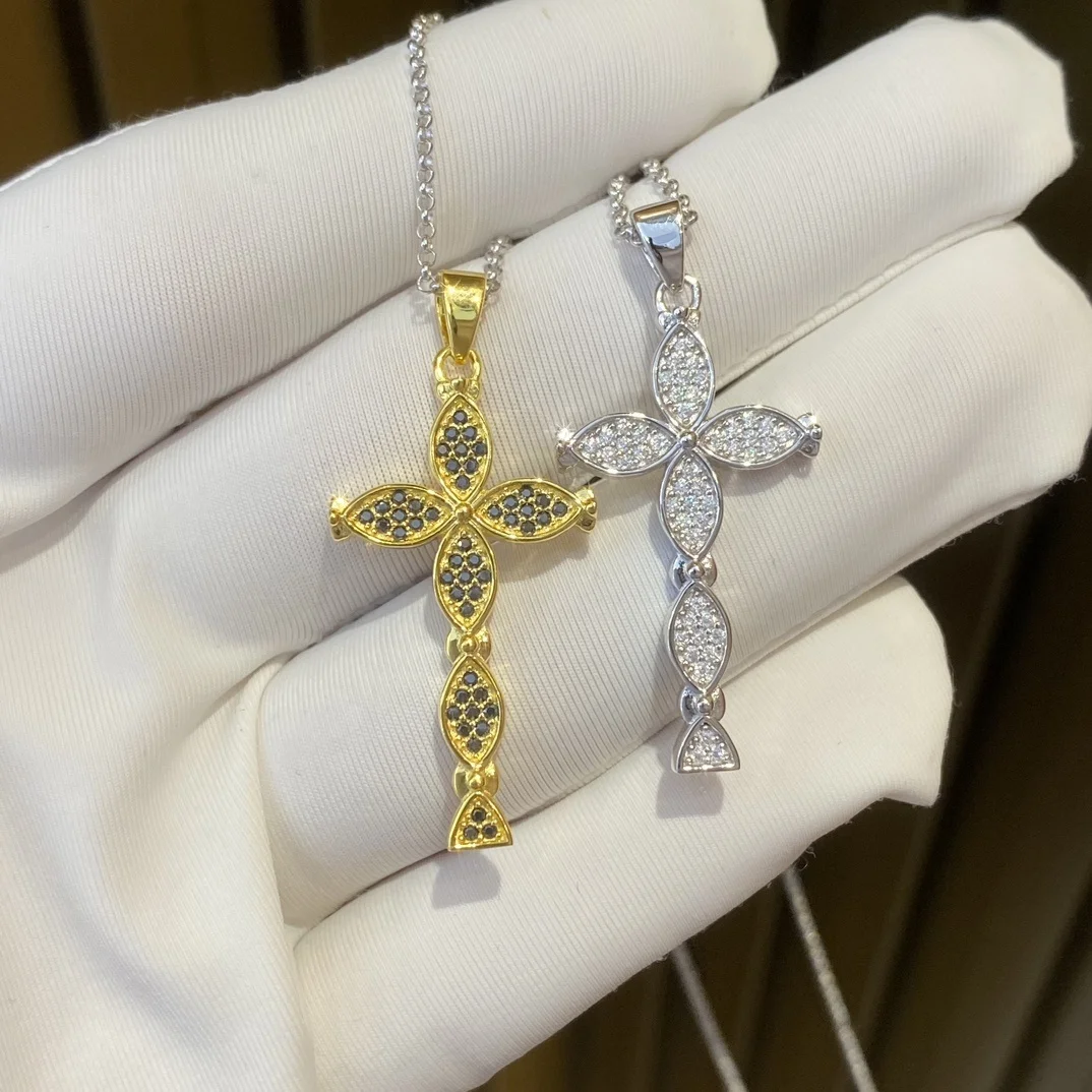 New Style 925 Sterling Silver White Yellow Round Moissanite Hip Hop Cross Moissanite Pendant