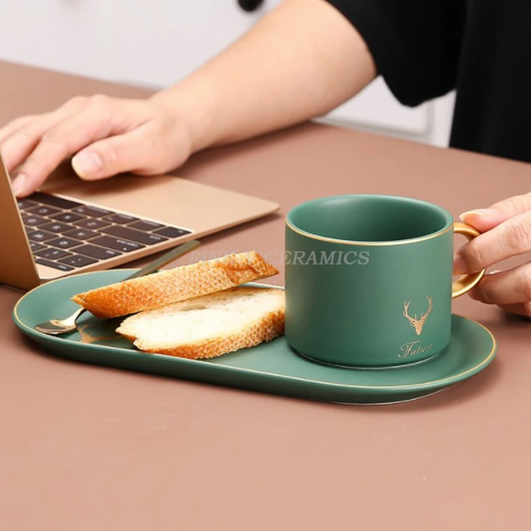 logo customization Creative Nordic red green ceramic coffee cup and saucer set breakfast porcelain mug with gold line