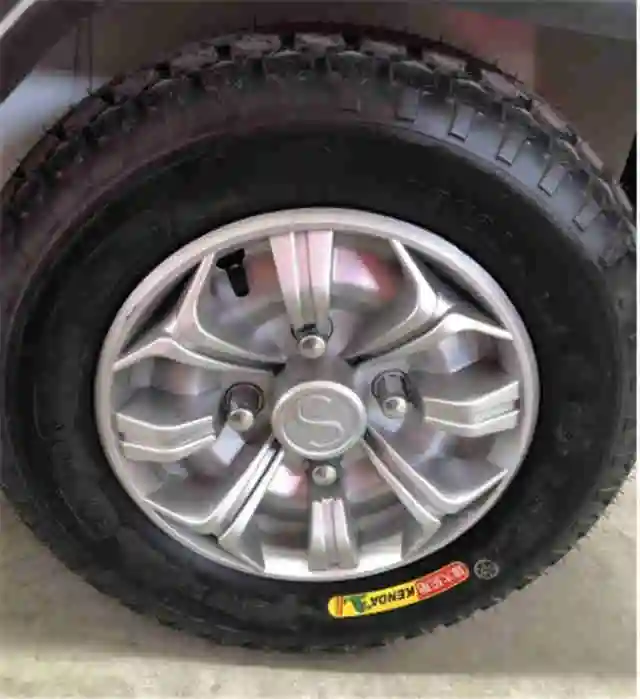 New energy solar panel electric scooter three closed wheel tricycle