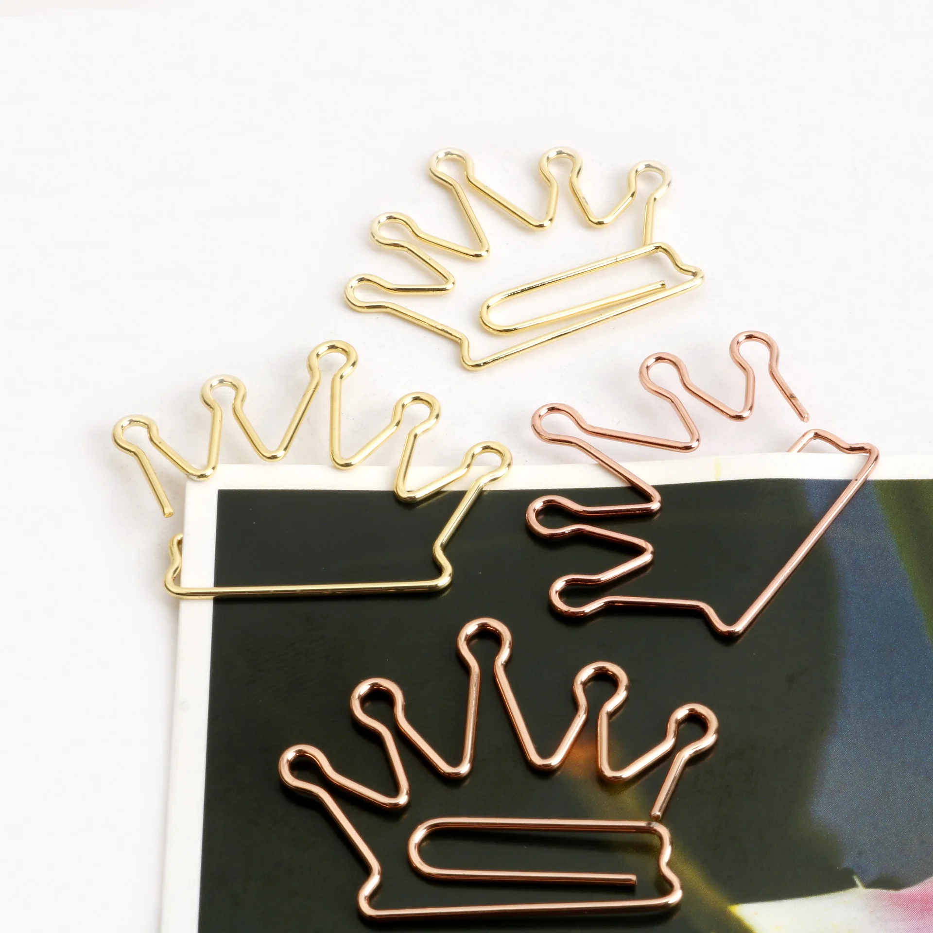 Индивидуальные заводские оптовые продажи, стальная проволока, розовое золото, зажимы для бумаги, карандаш, держатель для ручек, зажимы для офиса