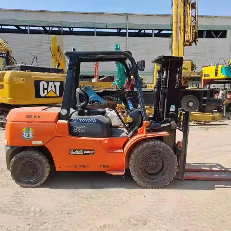 Japan first brand TOYOTA 5 ton 7FD50 used secondhand diesel forklift with spare parts and low hours for sale
