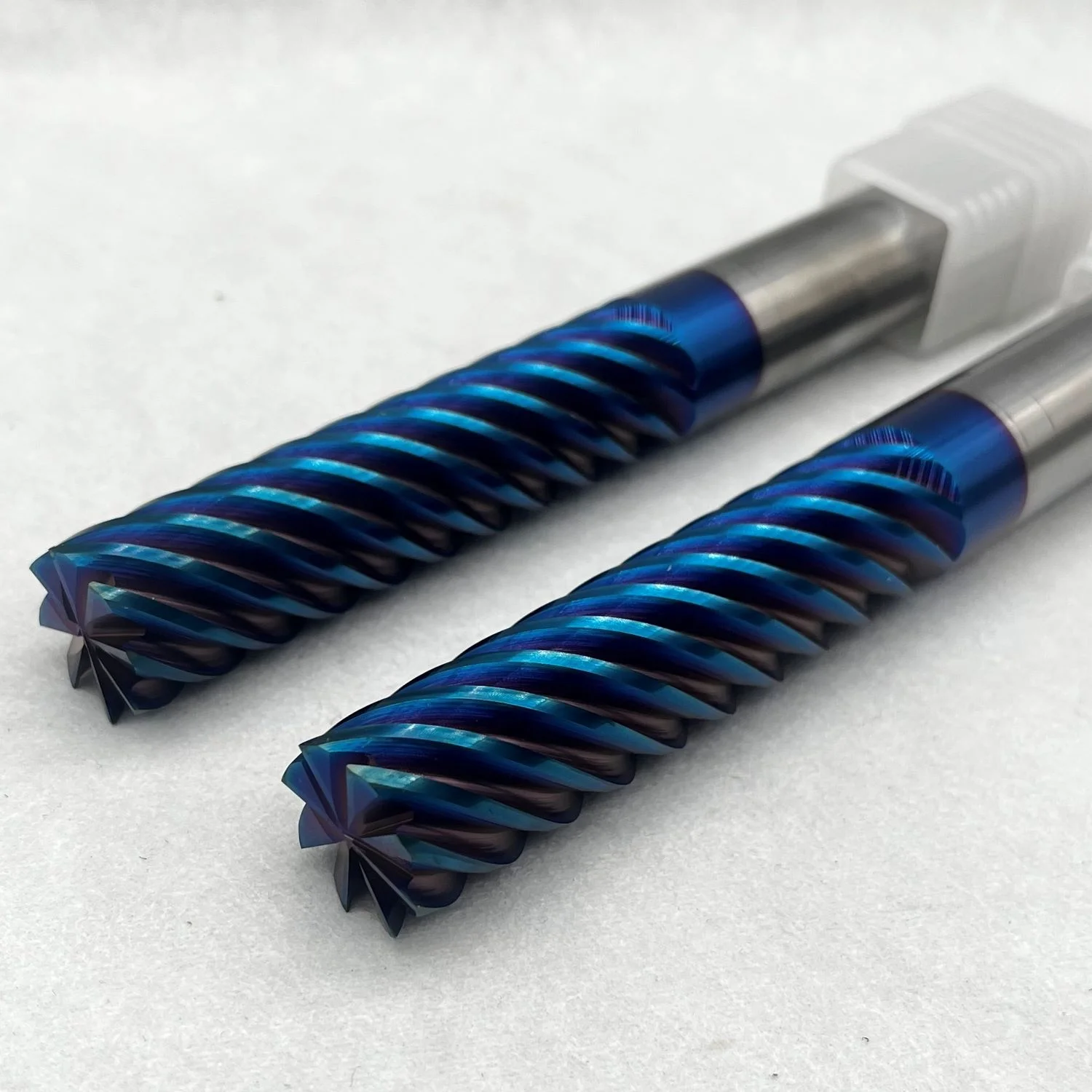 Grewin High Quality Tungsten Carbide CNC Milling Cutter Blue Nano coated 8 Flutes Flat End Mill for Metal Working