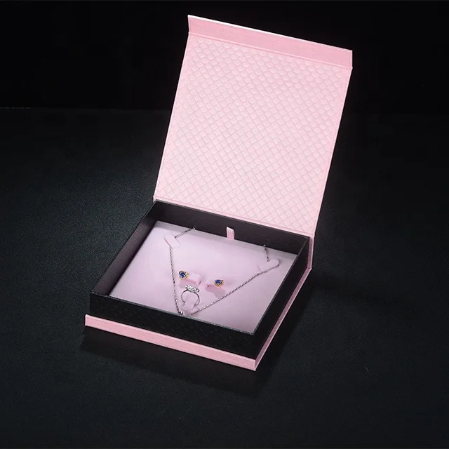 
custom bracelet magnetic jewelry packaging gift paper box 