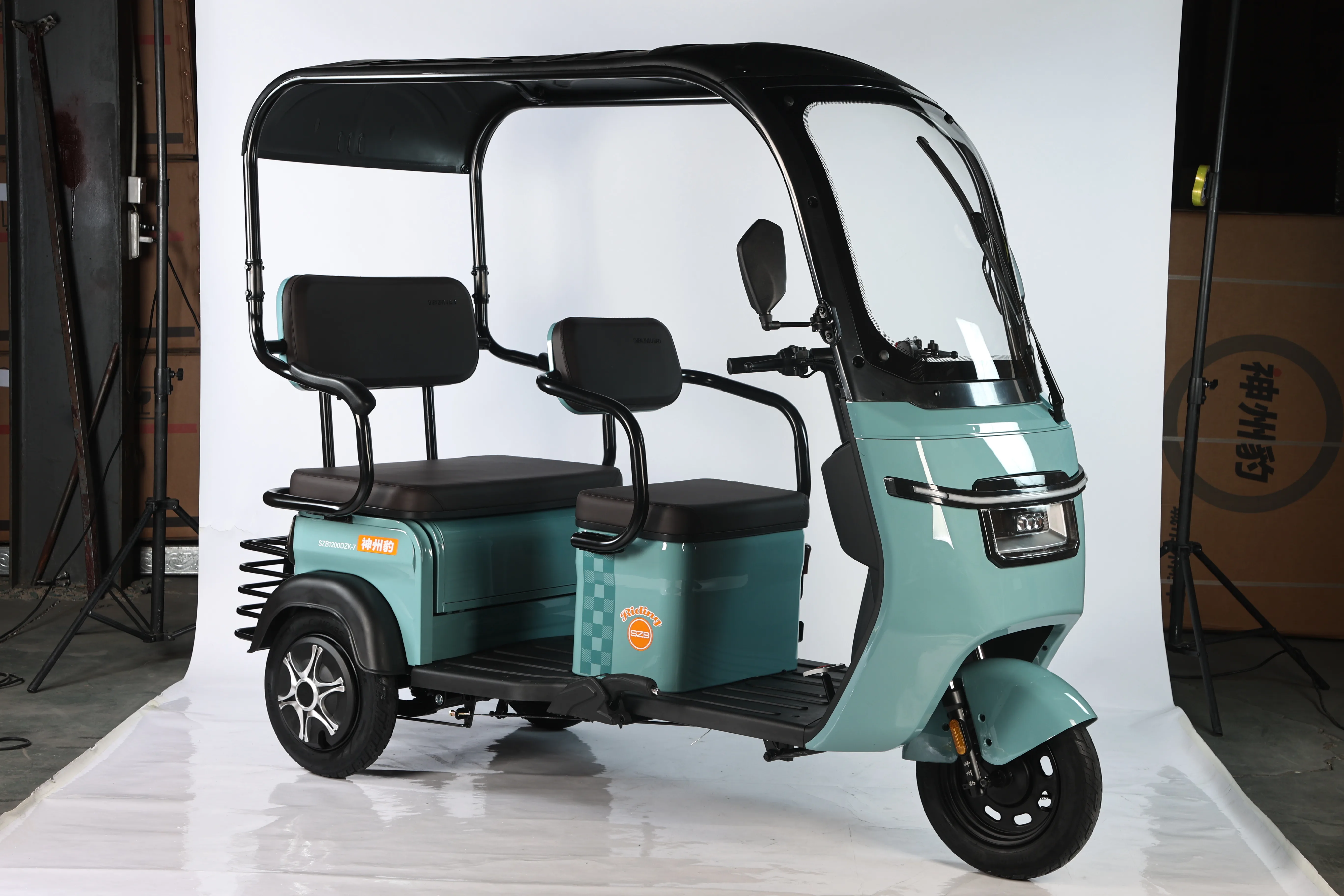 Wholesale Factory high power 850W 48V 12AH 20AH 32AH Electric Passenger Tricycles With Full Cover