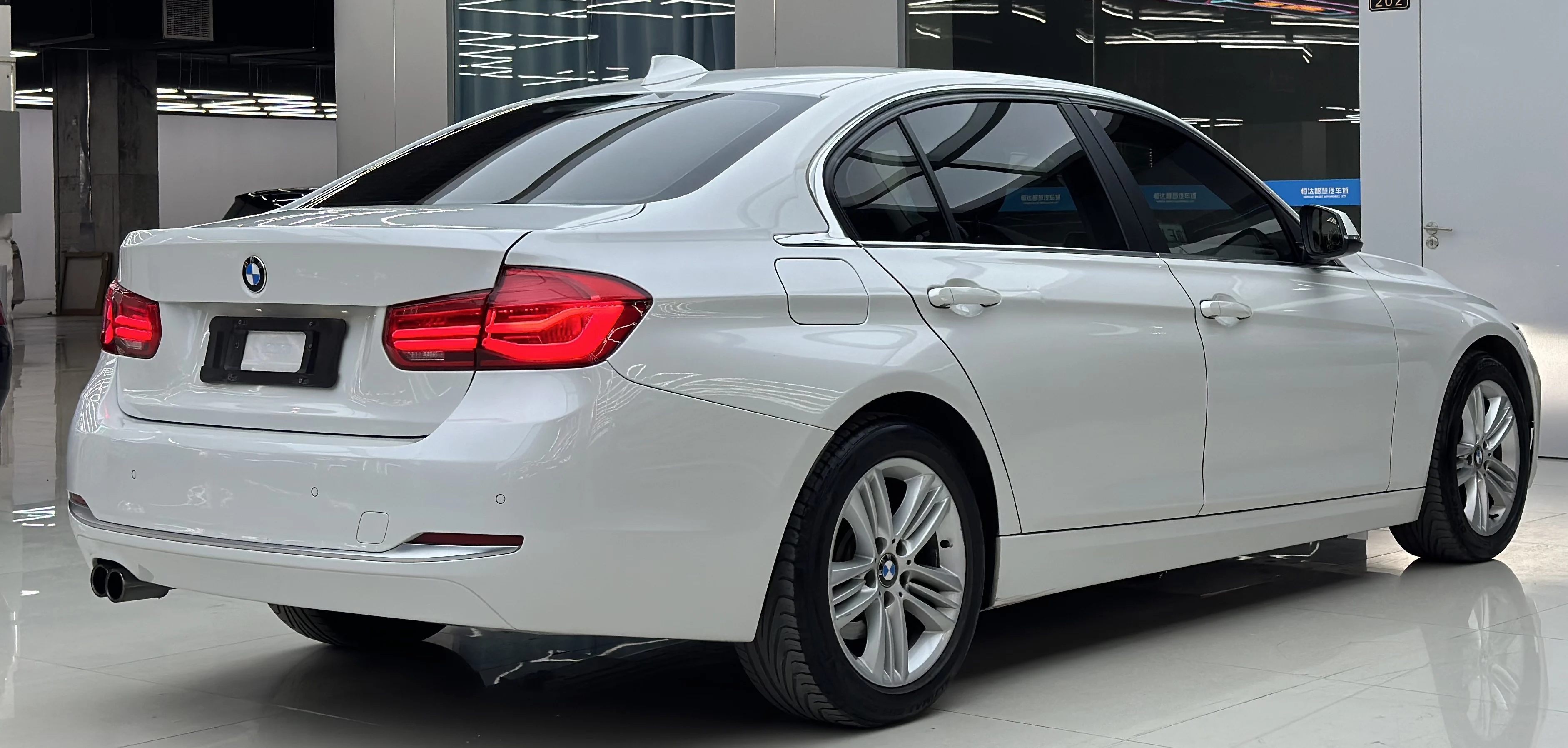 Wholesale 2017 BMW 320li 2.0T SUV used car for sale,second hand vehicles cheap car
