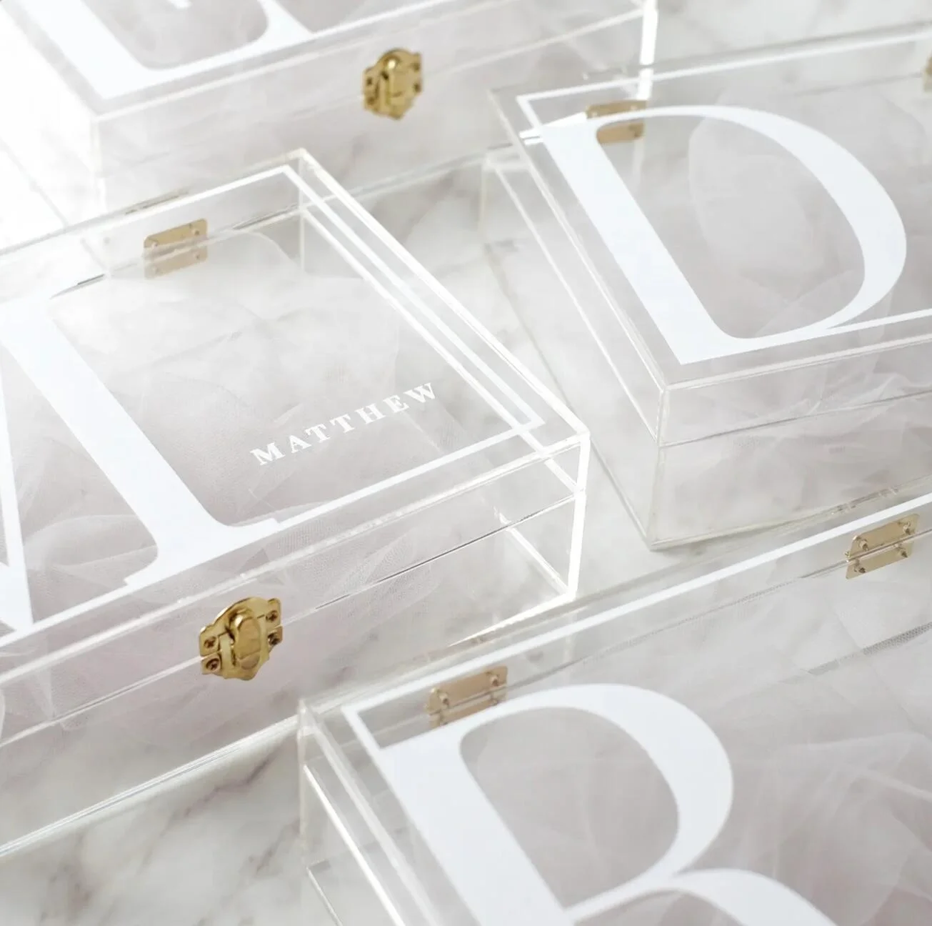 OEM customized wholesale clear gift box with lock acrylic showcase transparent acrylic box