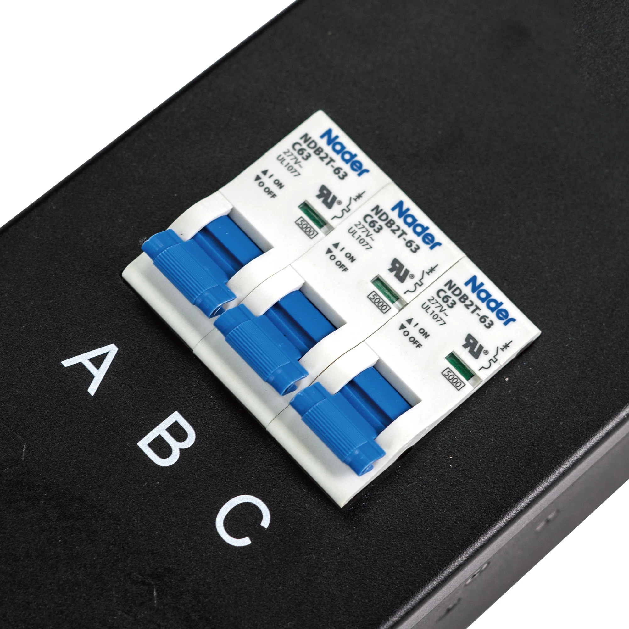 ETL listed 3 phase 45 Kw 12 outlets C19 C13 sockets 63A smart PDU remote on/off intelligent PDU hot swap meter and socket