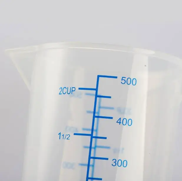 V348 Plastic Measuring Cup